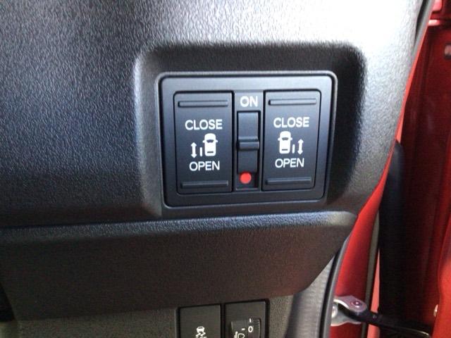 Ｎ－ＢＯＸカスタム コーディネートスタイル　デモカーＵＰ・ＬＥＤ・フルセグ・メモリナビ・純正ＡＷ・ホンダＣＯＮＮＥＣＴ　オートクルーズ　フルセグ対応　Ｗ電動ドア　シートヒータ　ＥＳＣ　リアカメラ　ＥＴＣ　ソナー　ベンチシート　エアコン　ＵＳＢ（7枚目）