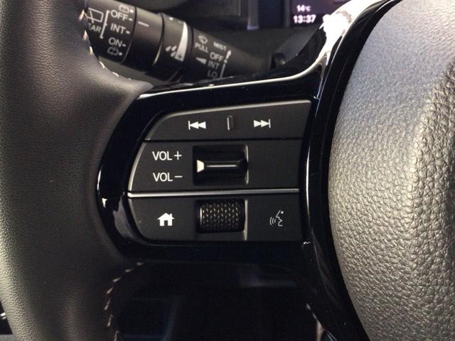 Ｎ－ＢＯＸカスタム コーディネートスタイル　デモカーＵＰ・ＬＥＤ・フルセグ・メモリナビ・純正ＡＷ・ホンダＣＯＮＮＥＣＴ　オートクルーズ　フルセグ対応　Ｗ電動ドア　シートヒータ　ＥＳＣ　リアカメラ　ＥＴＣ　ソナー　ベンチシート　エアコン　ＵＳＢ（12枚目）