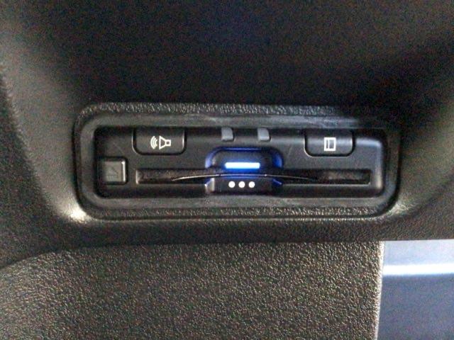 Ｎ－ＢＯＸカスタム コーディネートスタイル　デモカーＵＰ・ＬＥＤ・フルセグ・メモリナビ・純正ＡＷ・ホンダＣＯＮＮＥＣＴ　オートクルーズ　フルセグ対応　Ｗ電動ドア　シートヒータ　ＥＳＣ　リアカメラ　ＥＴＣ　ソナー　ベンチシート　エアコン　ＵＳＢ（20枚目）