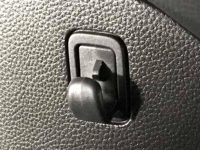 N-BOXカスタム Lターボ LED・フルセグ・メモリナビ・バックカメラ・純正AW・シートヒーター・ETC 地デジチューナー 衝突軽減ブレーキサポート LEDヘッドライ ターボエンジン PS カーテンエアバック エアバック USB(23枚目)