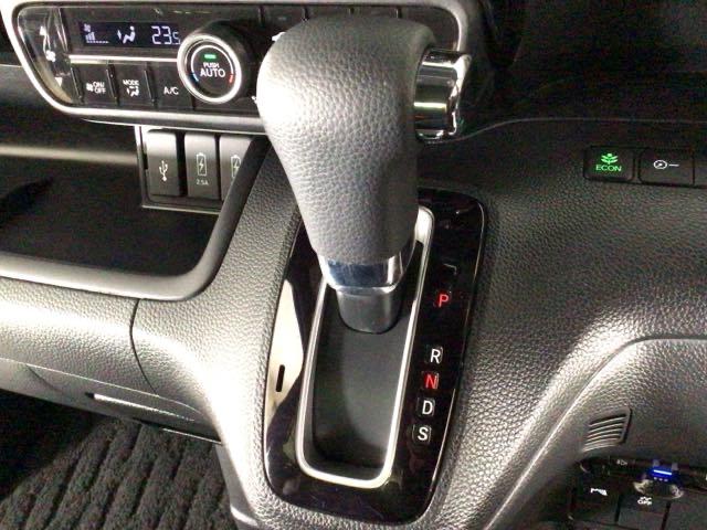 N-BOXカスタム L LED・フルセグ・メモリナビ・バックカメラ・純正AW・シートヒーター・ETC Pソナー サイドエアバッグ ナビTV ベンチシート キーフリーシステム LEDライト リアカメ クルーズコントロール AC(20枚目)