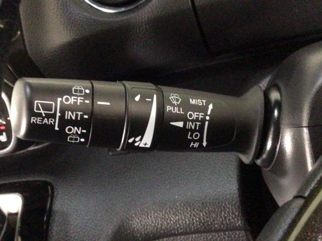 N-BOXカスタム G・EXターボホンダセンシング LED・メモリナビ・CD・バックカメラ・純正AW・シートヒーター・ETC Rカメ 前席シートヒーター クルコン サイドエアバッグ タ-ボ LEDヘットライト USB接続 横滑り防止 パワーステアリング(16枚目)