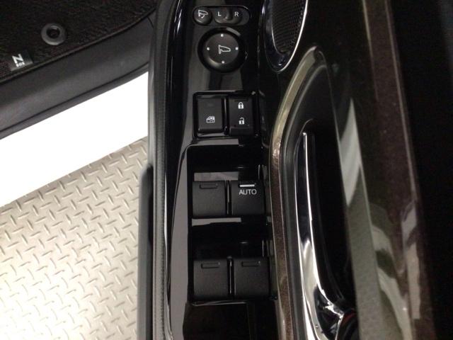 N-BOXカスタム G・EXターボホンダセンシング LED・メモリナビ・CD・バックカメラ・純正AW・シートヒーター・ETC Rカメ 前席シートヒーター クルコン サイドエアバッグ タ-ボ LEDヘットライト USB接続 横滑り防止 パワーステアリング(28枚目)