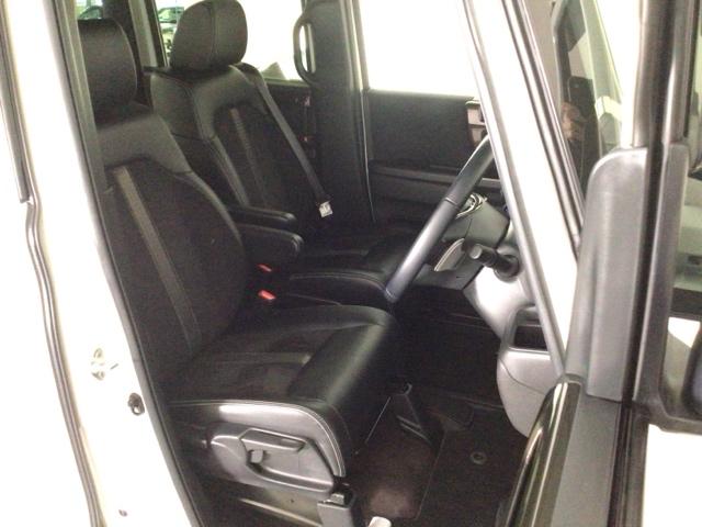 N-BOXカスタム G・EXターボホンダセンシング LED・メモリナビ・CD・バックカメラ・純正AW・シートヒーター・ETC Rカメ 前席シートヒーター クルコン サイドエアバッグ タ-ボ LEDヘットライト USB接続 横滑り防止 パワーステアリング(31枚目)