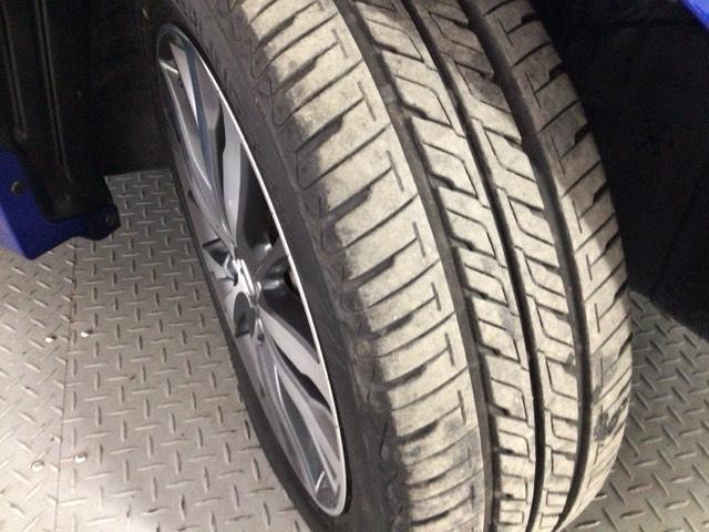 フィットハイブリッド Ｓパッケージ　ＬＥＤ・フルセグ・メモリナビ・ＤＶＤ・バックカメラ・純正ＡＷ・ＥＴＣ　サイドエアバック　リアカメラ　ＶＳＡ　クルコン　地デジＴＶ　イモビライザー　パワーウィンドウ　スマキー　ＤＶＤ再生　ナビＴＶ（3枚目）