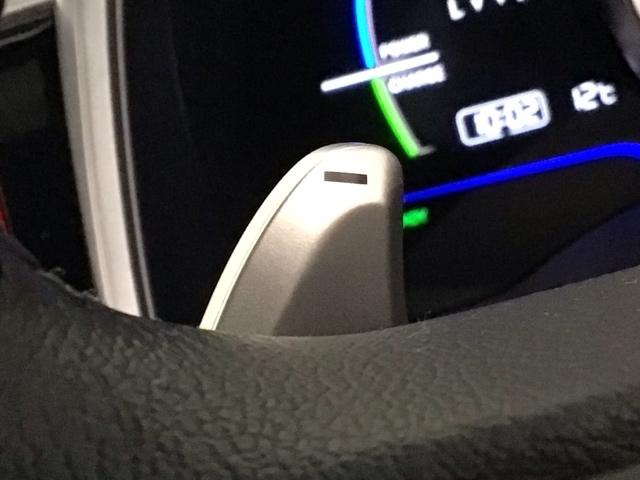 フィットハイブリッド Ｓパッケージ　ＬＥＤ・フルセグ・メモリナビ・ＤＶＤ・バックカメラ・純正ＡＷ・ＥＴＣ　サイドエアバック　リアカメラ　ＶＳＡ　クルコン　地デジＴＶ　イモビライザー　パワーウィンドウ　スマキー　ＤＶＤ再生　ナビＴＶ（18枚目）