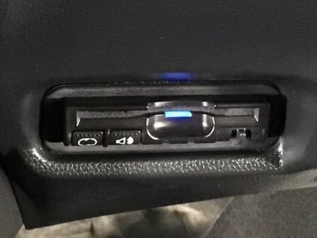 フィットハイブリッド Ｓパッケージ　ＬＥＤ・フルセグ・メモリナビ・ＤＶＤ・バックカメラ・純正ＡＷ・ＥＴＣ　サイドエアバック　リアカメラ　ＶＳＡ　クルコン　地デジＴＶ　イモビライザー　パワーウィンドウ　スマキー　ＤＶＤ再生　ナビＴＶ（29枚目）