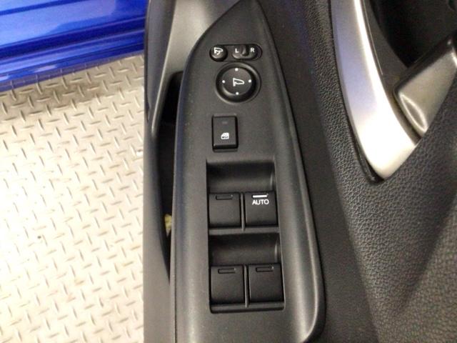 フィットハイブリッド Ｓパッケージ　ＬＥＤ・フルセグ・メモリナビ・ＤＶＤ・バックカメラ・純正ＡＷ・ＥＴＣ　サイドエアバック　リアカメラ　ＶＳＡ　クルコン　地デジＴＶ　イモビライザー　パワーウィンドウ　スマキー　ＤＶＤ再生　ナビＴＶ（30枚目）