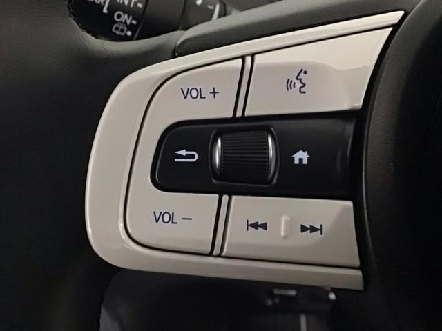 フィット ｅ：ＨＥＶホーム　レンタＵＰ・ＬＥＤ・フルセグ・メモリナビ・バックカメラ・ホンダＣＯＮＮＥＣＴ　前後誤発進抑制機能　クリソナ　助手席エアバッグ　運転席エアバッグ　ＬＥＤライト　ＵＳＢ接続　ＡＢＳ　サイドエアバッグ（13枚目）