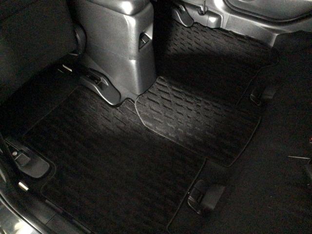 フィット ｅ：ＨＥＶホーム　レンタＵＰ・ＬＥＤ・フルセグ・メモリナビ・バックカメラ・ホンダＣＯＮＮＥＣＴ　前後誤発進抑制機能　クリソナ　助手席エアバッグ　運転席エアバッグ　ＬＥＤライト　ＵＳＢ接続　ＡＢＳ　サイドエアバッグ（40枚目）