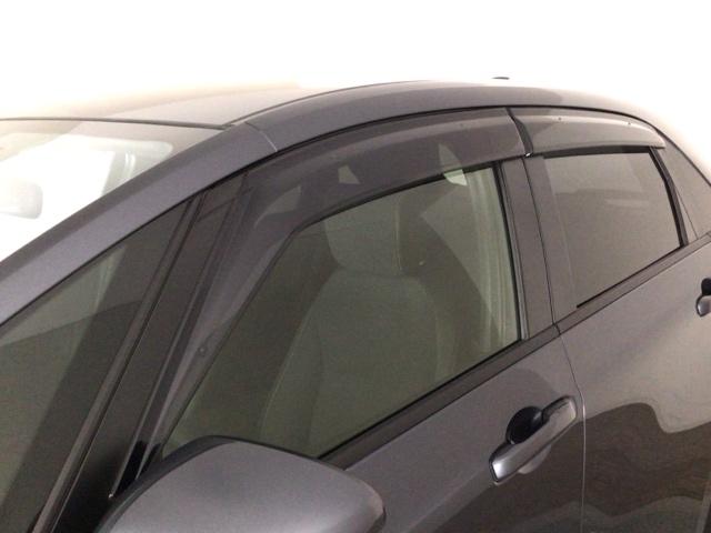 フィット ｅ：ＨＥＶホーム　レンタＵＰ・ＬＥＤ・フルセグ・メモリナビ・バックカメラ・ホンダＣＯＮＮＥＣＴ　前後誤発進抑制機能　クリソナ　助手席エアバッグ　運転席エアバッグ　ＬＥＤライト　ＵＳＢ接続　ＡＢＳ　サイドエアバッグ（50枚目）