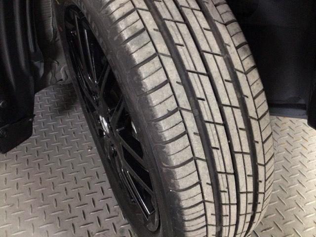 Ｎ－ＢＯＸカスタム Ｌターボスタイル＋ブラック　ＬＥＤ・フルセグ・メモリナビ・バックカメラ・純正ＡＷ・両側電動ドア・ＥＴＣ　ベンチＳ　ターボエンジン　コーナーセンサ　スマ－トキ－　エアバック　横滑り防止機能　ナビ＆ＴＶ　サイドカーテンエアバック（3枚目）