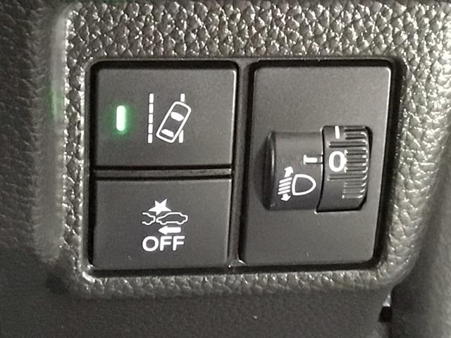 Ｎ－ＢＯＸカスタム Ｌターボスタイル＋ブラック　ＬＥＤ・フルセグ・メモリナビ・バックカメラ・純正ＡＷ・両側電動ドア・ＥＴＣ　ベンチＳ　ターボエンジン　コーナーセンサ　スマ－トキ－　エアバック　横滑り防止機能　ナビ＆ＴＶ　サイドカーテンエアバック（10枚目）