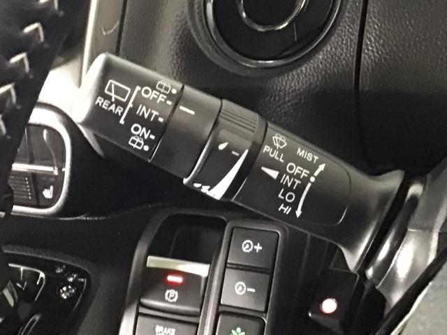 Ｎ－ＢＯＸカスタム Ｌターボスタイル＋ブラック　ＬＥＤ・フルセグ・メモリナビ・バックカメラ・純正ＡＷ・両側電動ドア・ＥＴＣ　ベンチＳ　ターボエンジン　コーナーセンサ　スマ－トキ－　エアバック　横滑り防止機能　ナビ＆ＴＶ　サイドカーテンエアバック（18枚目）