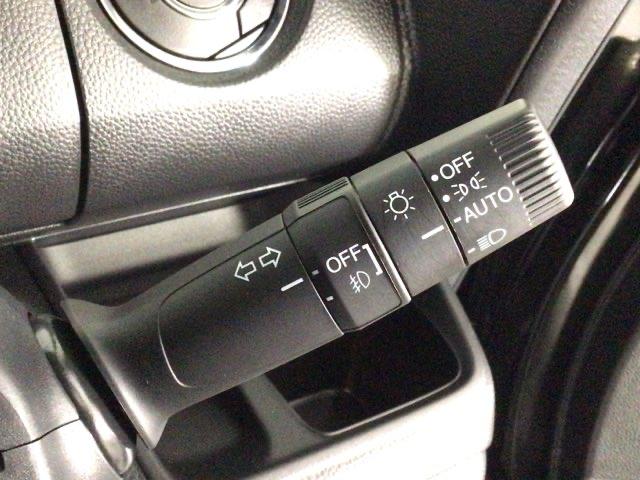 Ｎ－ＢＯＸカスタム Ｌターボスタイル＋ブラック　ＬＥＤ・フルセグ・メモリナビ・バックカメラ・純正ＡＷ・両側電動ドア・ＥＴＣ　ベンチＳ　ターボエンジン　コーナーセンサ　スマ－トキ－　エアバック　横滑り防止機能　ナビ＆ＴＶ　サイドカーテンエアバック（19枚目）