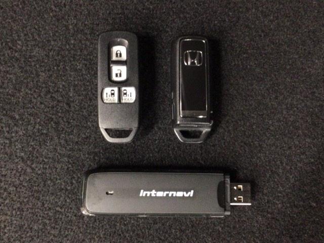 Ｎ－ＢＯＸカスタム Ｌターボスタイル＋ブラック　ＬＥＤ・フルセグ・メモリナビ・バックカメラ・純正ＡＷ・両側電動ドア・ＥＴＣ　ベンチＳ　ターボエンジン　コーナーセンサ　スマ－トキ－　エアバック　横滑り防止機能　ナビ＆ＴＶ　サイドカーテンエアバック（34枚目）