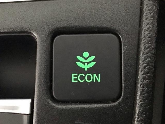 フィット ホーム２０周年特別仕様車メゾン　ＬＥＤ・ホンダＣＯＮＮＥＣＴ・メモリナビ・バックカメラ・シートヒーター・ＥＴＣ　Ｒカメ　セキュリティーアラーム　スマートキーシステム　ＬＥＤヘッドランプ　フルセグ　衝突被害軽減システム　ＵＳＢ接続（11枚目）