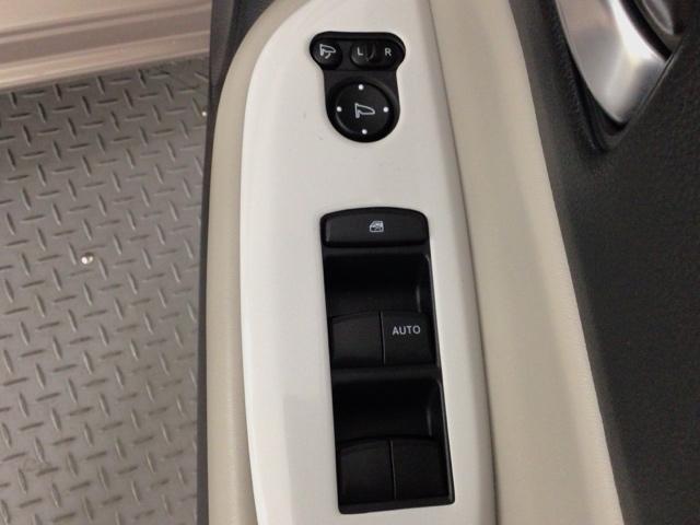 フィット ホーム２０周年特別仕様車メゾン　ＬＥＤ・ホンダＣＯＮＮＥＣＴ・メモリナビ・バックカメラ・シートヒーター・ＥＴＣ　Ｒカメ　セキュリティーアラーム　スマートキーシステム　ＬＥＤヘッドランプ　フルセグ　衝突被害軽減システム　ＵＳＢ接続（30枚目）