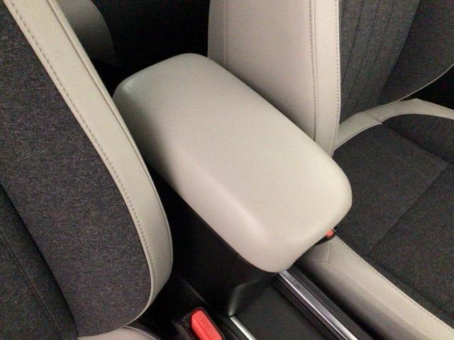 フィット ホーム２０周年特別仕様車メゾン　ＬＥＤ・ホンダＣＯＮＮＥＣＴ・メモリナビ・バックカメラ・シートヒーター・ＥＴＣ　Ｒカメ　セキュリティーアラーム　スマートキーシステム　ＬＥＤヘッドランプ　フルセグ　衝突被害軽減システム　ＵＳＢ接続（35枚目）