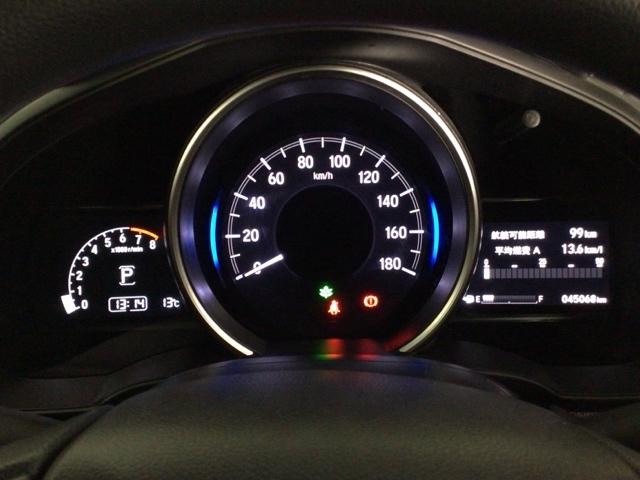 フィット １３Ｇ・Ｌホンダセンシング　ＬＥＤ・フルセグ・メモリナビ・ＤＶＤ・ＣＤ・バックカメラ・社外ＡＷ・ＥＴＣ　地デジフルセグＴＶ　ＥＴＣ車載器　ＤＶＤ再生可　ナビ＆ＴＶ　サイドカーテンエアバック　ＵＳＢ　リアカメラ　エアバック　ＶＳＡ（12枚目）