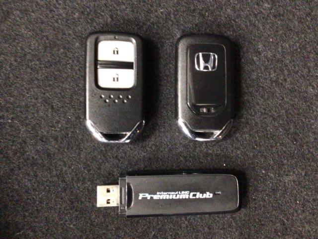 フィット １３Ｇ・Ｌホンダセンシング　ＬＥＤ・フルセグ・メモリナビ・ＤＶＤ・ＣＤ・バックカメラ・社外ＡＷ・ＥＴＣ　地デジフルセグＴＶ　ＥＴＣ車載器　ＤＶＤ再生可　ナビ＆ＴＶ　サイドカーテンエアバック　ＵＳＢ　リアカメラ　エアバック　ＶＳＡ（29枚目）