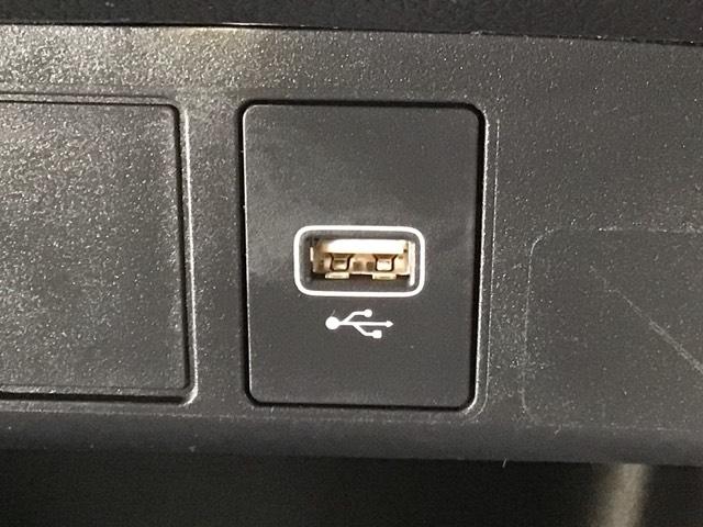 フィット ｅ：ＨＥＶホーム　ＬＥＤ・フルセグ・メモリナビ・バックカメラ・純正ＡＷ・ホンダＣＯＮＮＥＣＴ　前後誤発進抑制機能　クリソナ　助手席エアバッグ　運転席エアバッグ　ＬＥＤライト　ＵＳＢ接続　ＡＢＳ　サイドエアバッグ　ＶＳＡ（22枚目）