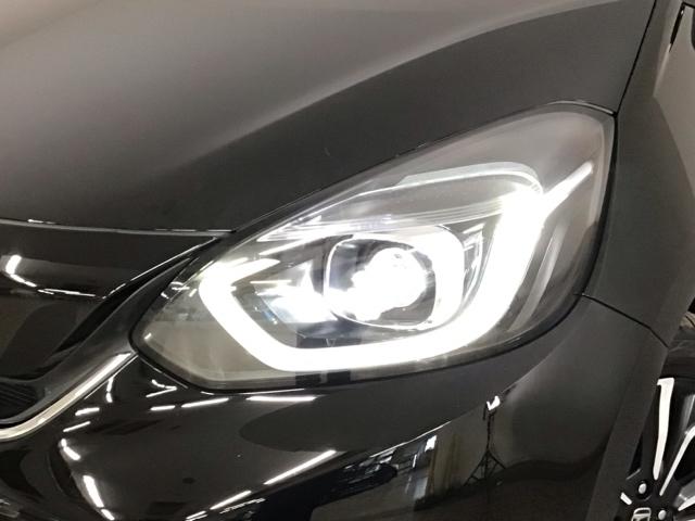 フィット ｅ：ＨＥＶホーム　ＬＥＤ・フルセグ・メモリナビ・バックカメラ・純正ＡＷ・ホンダＣＯＮＮＥＣＴ　前後誤発進抑制機能　クリソナ　助手席エアバッグ　運転席エアバッグ　ＬＥＤライト　ＵＳＢ接続　ＡＢＳ　サイドエアバッグ　ＶＳＡ（46枚目）