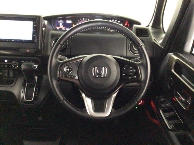 �y�n���h���z�^�]�ɂ������l�X�ȑ�������S�ɍs����悤�Ɏ��_�ړ������Ȃ����쐫�ɔz�����ꂽ�X�C�b�`�ނ��Ïk���ꂽ�R�b�N�s�b�g�ł��B