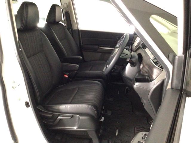 �y�O�ȁz�̂��ݍ��ނ悤�Ȍ`��Ńz�[���h���̂���t�����g�V�[�g�B��������Ǝx���Ă����̂Œ����Ԃ̉^�]�����K�ɃT�|�[�g���Ă���܂��B������񑫌���������肵�Ă܂��̂ł����났���������܂���