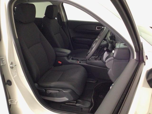 �y�O�ȁz�̂��ݍ��ނ悤�Ȍ`��Ńz�[���h���̂���t�����g�V�[�g�B��������Ǝx���Ă����̂Œ����Ԃ̉^�]�����K�ɃT�|�[�g���Ă���܂��B������񑫌���������肵�Ă܂��̂ł����났���������܂���