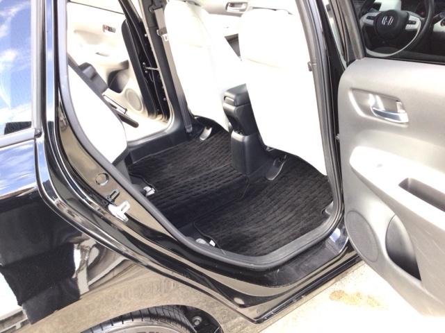 フィット ｅ：ＨＥＶホーム　ＬＥＤ・フルセグ・メモリナビ・バックカメラ・社外ＡＷ・ホンダＣＯＮＮＥＣＴ　前後誤発進抑制機能　クリソナ　助手席エアバッグ　運転席エアバッグ　ＬＥＤライト　ＵＳＢ接続　ＡＢＳ　サイドエアバッグ　ＶＳＡ（27枚目）