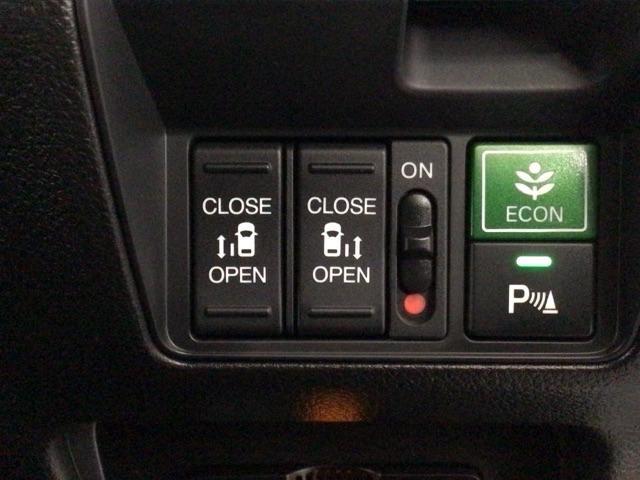 オデッセイハイブリッド e:HEVアブソルート LED・フルセグ・メモリナビ・バックカメラ・純正AW・両側電動ドア・ETC サイドカーテンエアバック 衝突被害軽減ブレーキ LEDヘッドランプ クリアランスソナー 両電動ドア USB DVD(8枚目)