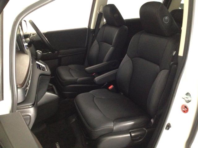 オデッセイハイブリッド e:HEVアブソルート LED・フルセグ・メモリナビ・バックカメラ・純正AW・両側電動ドア・ETC サイドカーテンエアバック 衝突被害軽減ブレーキ LEDヘッドランプ クリアランスソナー 両電動ドア USB DVD(32枚目)