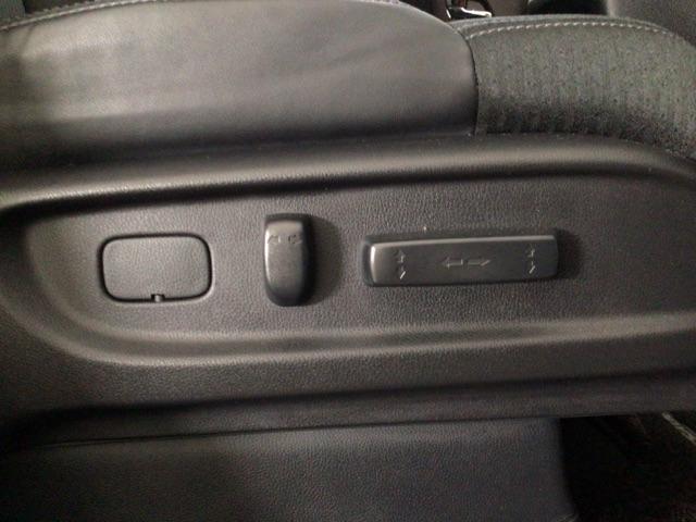 オデッセイハイブリッド e:HEVアブソルート LED・フルセグ・メモリナビ・バックカメラ・純正AW・両側電動ドア・ETC サイドカーテンエアバック 衝突被害軽減ブレーキ LEDヘッドランプ クリアランスソナー 両電動ドア USB DVD(34枚目)