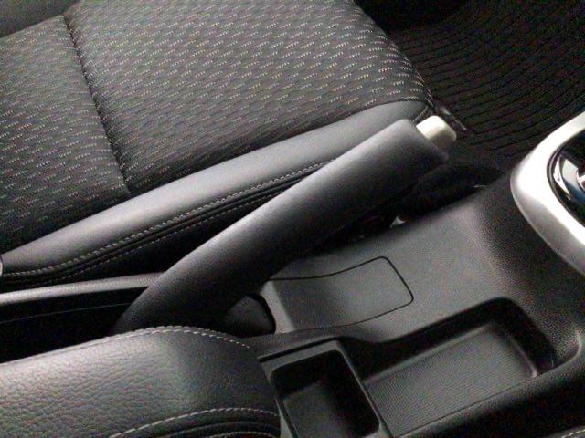 フィットハイブリッド Ｌパッケージ　ＬＥＤ・フルセグ・メモリナビ・ＤＶＤ・バックカメラ・ＥＣＯＮスイッチ・ＥＴＣ　ナビ＆ＴＶ　地デジフルセグＴＶ　サイドエアバック　ＤＶＤ再生　オートクルーズコントロール　イモビライザー　ＥＳＣ　ＡＢＳ（18枚目）