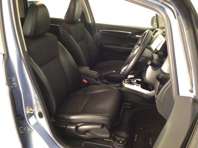 フィットハイブリッド Ｌパッケージ　ＬＥＤ・フルセグ・メモリナビ・ＤＶＤ・バックカメラ・ＥＣＯＮスイッチ・ＥＴＣ　ナビ＆ＴＶ　地デジフルセグＴＶ　サイドエアバック　ＤＶＤ再生　オートクルーズコントロール　イモビライザー　ＥＳＣ　ＡＢＳ（29枚目）