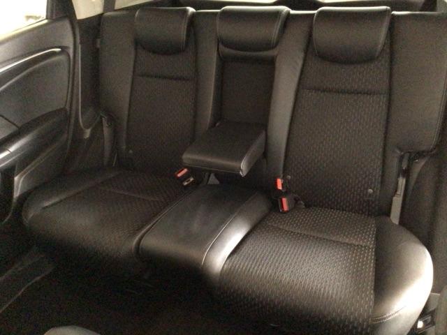 フィットハイブリッド Ｌパッケージ　ＬＥＤ・フルセグ・メモリナビ・ＤＶＤ・バックカメラ・ＥＣＯＮスイッチ・ＥＴＣ　ナビ＆ＴＶ　地デジフルセグＴＶ　サイドエアバック　ＤＶＤ再生　オートクルーズコントロール　イモビライザー　ＥＳＣ　ＡＢＳ（33枚目）