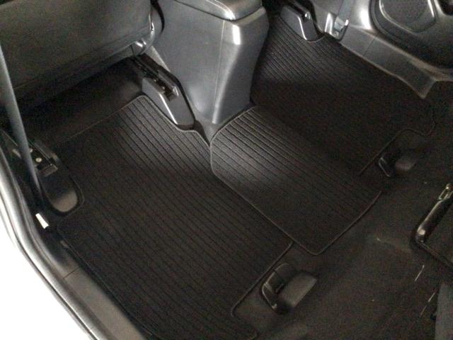 フィットハイブリッド Ｌパッケージ　ＬＥＤ・フルセグ・メモリナビ・ＤＶＤ・バックカメラ・ＥＣＯＮスイッチ・ＥＴＣ　ナビ＆ＴＶ　地デジフルセグＴＶ　サイドエアバック　ＤＶＤ再生　オートクルーズコントロール　イモビライザー　ＥＳＣ　ＡＢＳ（35枚目）