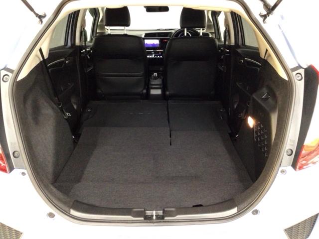 フィットハイブリッド Ｌパッケージ　ＬＥＤ・フルセグ・メモリナビ・ＤＶＤ・バックカメラ・ＥＣＯＮスイッチ・ＥＴＣ　ナビ＆ＴＶ　地デジフルセグＴＶ　サイドエアバック　ＤＶＤ再生　オートクルーズコントロール　イモビライザー　ＥＳＣ　ＡＢＳ（36枚目）