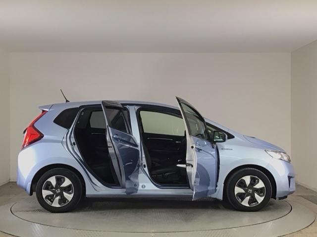 フィットハイブリッド Ｌパッケージ　ＬＥＤ・フルセグ・メモリナビ・ＤＶＤ・バックカメラ・ＥＣＯＮスイッチ・ＥＴＣ　ナビ＆ＴＶ　地デジフルセグＴＶ　サイドエアバック　ＤＶＤ再生　オートクルーズコントロール　イモビライザー　ＥＳＣ　ＡＢＳ（46枚目）