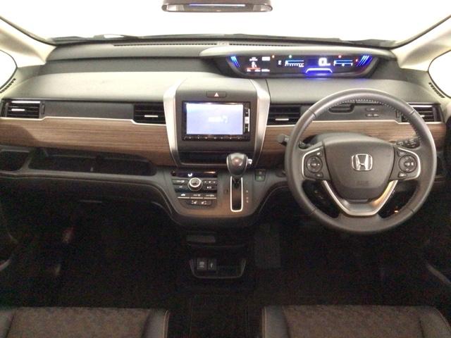 フリード クロスター・ホンダセンシング　ＬＥＤ・フルセグ・メモリナビ・後席モニター・純正ＡＷ・シートヒーター・ＥＴＣ　両ＰＳＤ　地デジ　エアバック　Ｉストップ　ＶＳＡ　リヤカメラ　３列シート　ＤＶＤ再生　ウォークスルー　イモビライザー（4枚目）