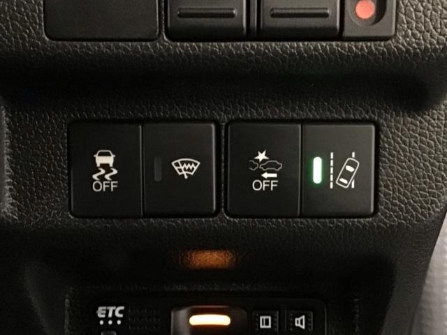 フリード クロスター・ホンダセンシング　ＬＥＤ・フルセグ・メモリナビ・後席モニター・純正ＡＷ・シートヒーター・ＥＴＣ　両ＰＳＤ　地デジ　エアバック　Ｉストップ　ＶＳＡ　リヤカメラ　３列シート　ＤＶＤ再生　ウォークスルー　イモビライザー（11枚目）