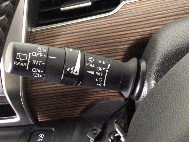 フリード クロスター・ホンダセンシング　ＬＥＤ・フルセグ・メモリナビ・後席モニター・純正ＡＷ・シートヒーター・ＥＴＣ　両ＰＳＤ　地デジ　エアバック　Ｉストップ　ＶＳＡ　リヤカメラ　３列シート　ＤＶＤ再生　ウォークスルー　イモビライザー（18枚目）