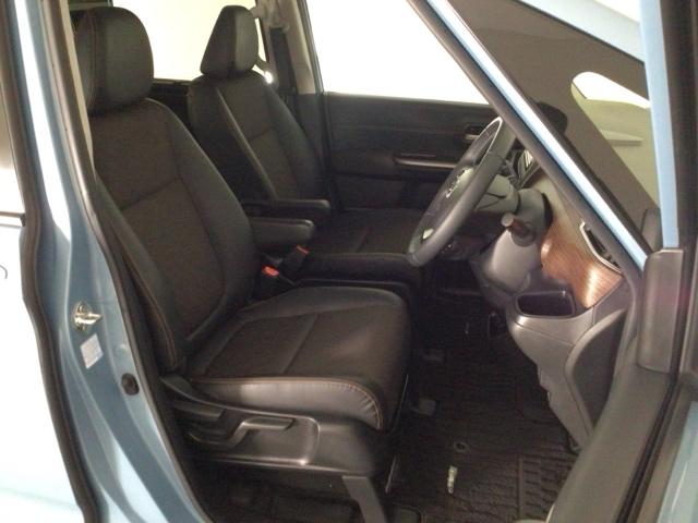 フリード クロスター・ホンダセンシング　ＬＥＤ・フルセグ・メモリナビ・後席モニター・純正ＡＷ・シートヒーター・ＥＴＣ　両ＰＳＤ　地デジ　エアバック　Ｉストップ　ＶＳＡ　リヤカメラ　３列シート　ＤＶＤ再生　ウォークスルー　イモビライザー（31枚目）