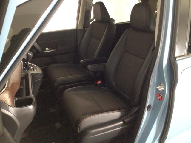 フリード クロスター・ホンダセンシング　ＬＥＤ・フルセグ・メモリナビ・後席モニター・純正ＡＷ・シートヒーター・ＥＴＣ　両ＰＳＤ　地デジ　エアバック　Ｉストップ　ＶＳＡ　リヤカメラ　３列シート　ＤＶＤ再生　ウォークスルー　イモビライザー（32枚目）