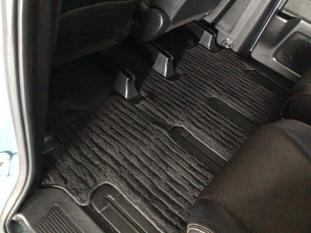 フリード クロスター・ホンダセンシング　ＬＥＤ・フルセグ・メモリナビ・後席モニター・純正ＡＷ・シートヒーター・ＥＴＣ　両ＰＳＤ　地デジ　エアバック　Ｉストップ　ＶＳＡ　リヤカメラ　３列シート　ＤＶＤ再生　ウォークスルー　イモビライザー（37枚目）