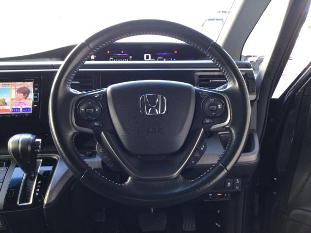 �y�n���h���z�^�]�ɂ������l�X�ȑ�������S�ɍs����悤�Ɏ��_�ړ������Ȃ����쐫�ɔz�����ꂽ�X�C�b�`�ނ��Ïk���ꂽ�R�b�N�s�b�g�ł��B