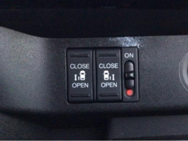 ステップワゴンスパーダ スパーダ・クールスピリットホンダセンシング　ＬＥＤ・フルセグ・メモリナビ・バックカメラ・純正ＡＷ・シートヒーター・ＥＴＣ　サイドエアバック　スマートキ　左右電動スライドドア　バックモニタ　地ＴＶ　ナビ＆ＴＶ　三列シート　ＵＳＢ　助手席エアバッグ（8枚目）