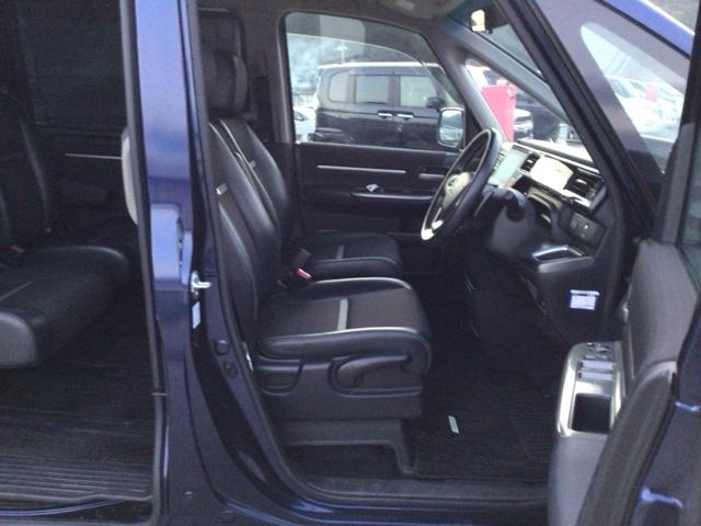 ステップワゴンスパーダ スパーダ・クールスピリットホンダセンシング　ＬＥＤ・フルセグ・メモリナビ・バックカメラ・純正ＡＷ・シートヒーター・ＥＴＣ　サイドエアバック　スマートキ　左右電動スライドドア　バックモニタ　地ＴＶ　ナビ＆ＴＶ　三列シート　ＵＳＢ　助手席エアバッグ（25枚目）