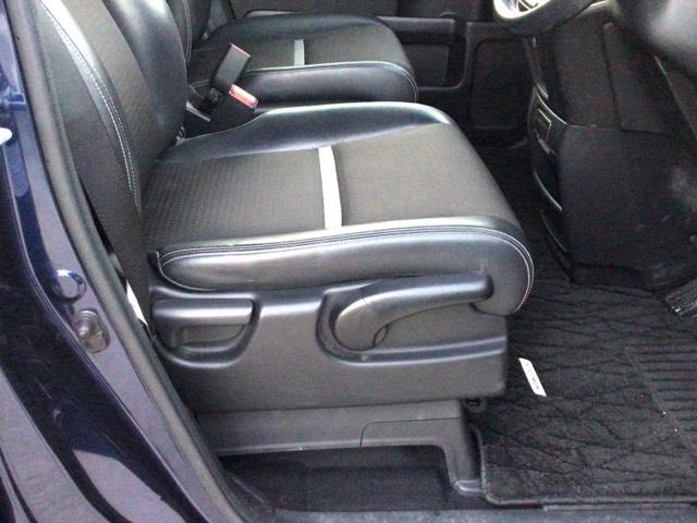 ステップワゴンスパーダ スパーダ・クールスピリットホンダセンシング　ＬＥＤ・フルセグ・メモリナビ・バックカメラ・純正ＡＷ・シートヒーター・ＥＴＣ　サイドエアバック　スマートキ　左右電動スライドドア　バックモニタ　地ＴＶ　ナビ＆ＴＶ　三列シート　ＵＳＢ　助手席エアバッグ（27枚目）